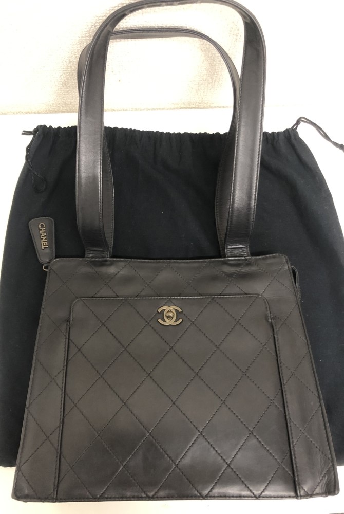 CHANEL　シャネル　ラムスキン　ショルダーバッグ