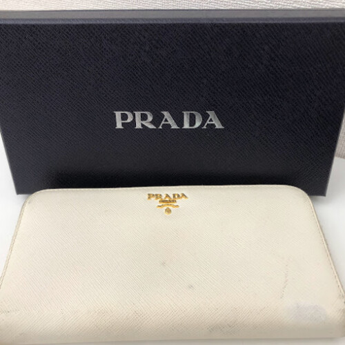 PRADA　財布