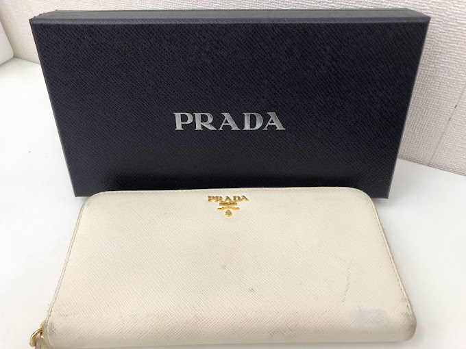 PRADA　財布